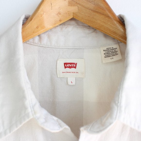 Levi's White and Grey Checkered Button Up Shirt - Picture 4 of 4